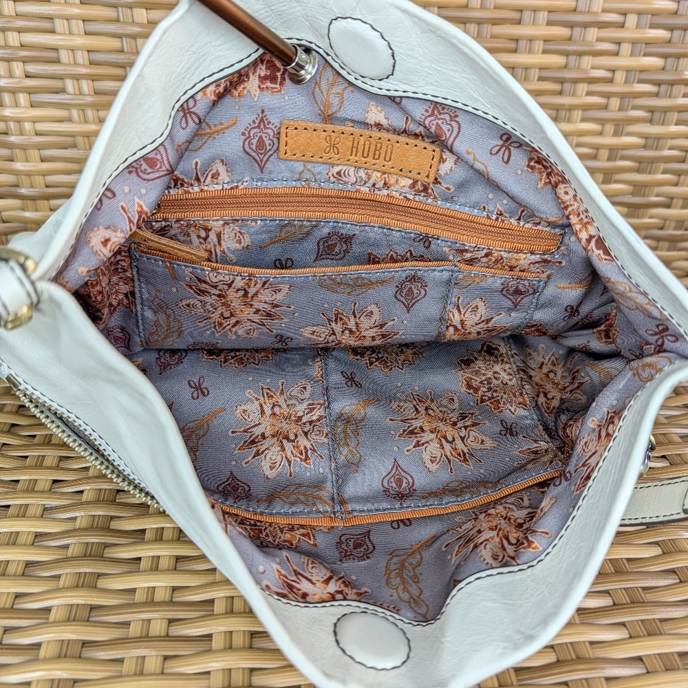 Hobo White Smooth Distressed Style Leather Crossbody Shoulder Bag Fringe Detail - Picture 12 of 16